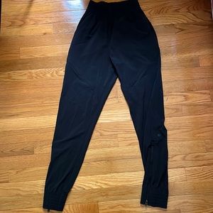 Lululemon labs black joggers sz xs